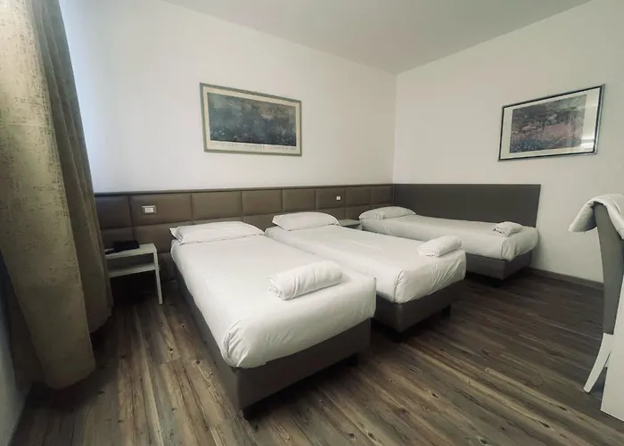 Holiday- Alla FinestrellaAlbergo